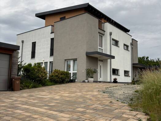 Doppelhaushälfte zur Miete 1.700 € 5 Zimmer 140 m² 200 m² Grundstück frei ab sofort Leesten Strullendorf 96129
