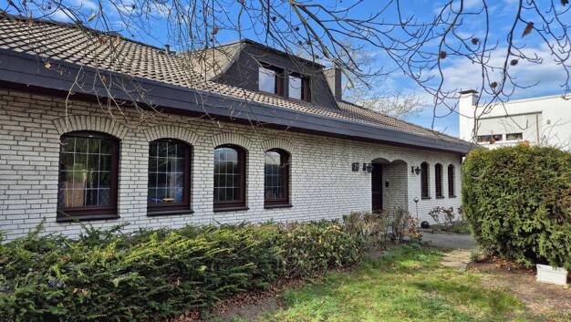 Bungalow zum Kauf provisionsfrei 599.000 € 6 Zimmer 197 m² 1.552 m² Grundstück Kleinenbroich Korschenbroich 41352