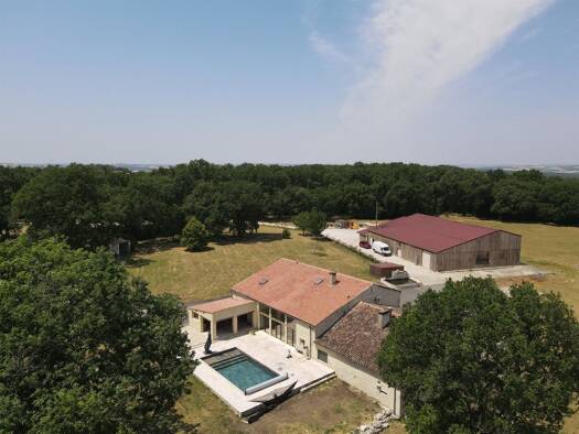 Haus zum Kauf 1.100.000 € 429 m² 24.368 m² Grundstück La Romieu 32480