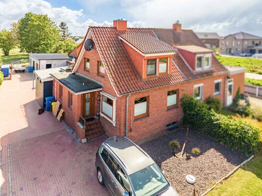 Doppelhaushälfte zum Kauf 179.000 € 3 Zimmer 120 m² 1.079 m² Grundstück Conrebbersweg Emden 26721