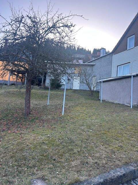 Immobilie in Elgersburg - Charmantes Einfamilienhaus mit Potenzial-Ideal für Handwerker - Bild 1