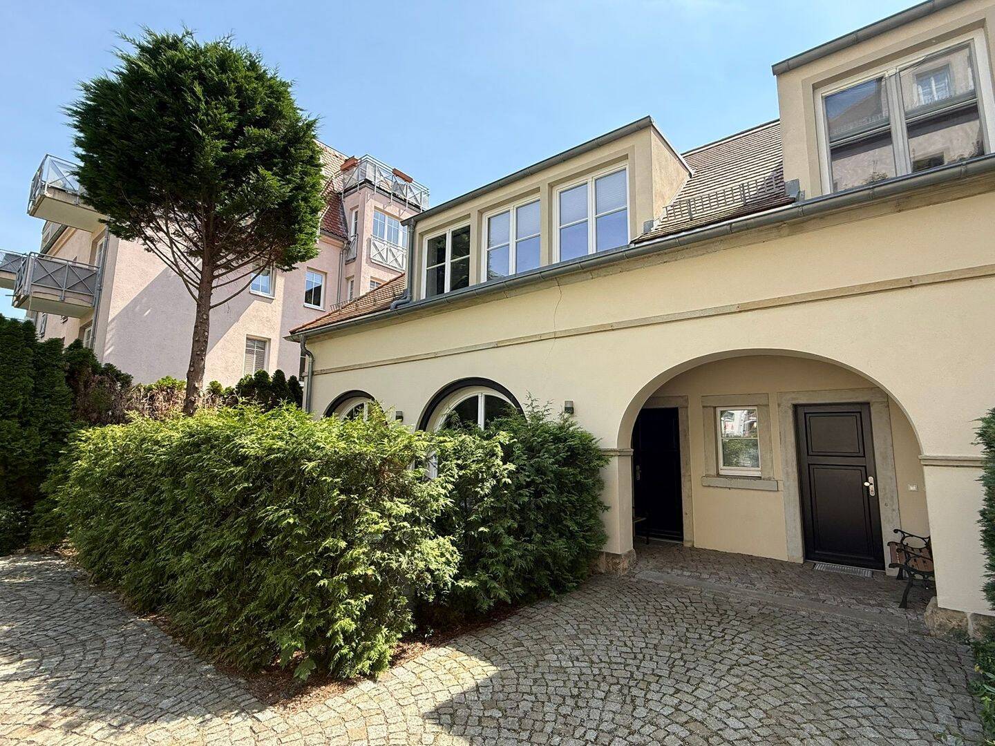 Traumhafte 2-Zimmer-Maisonette-Wohnung mit Terrasse in Striesen.