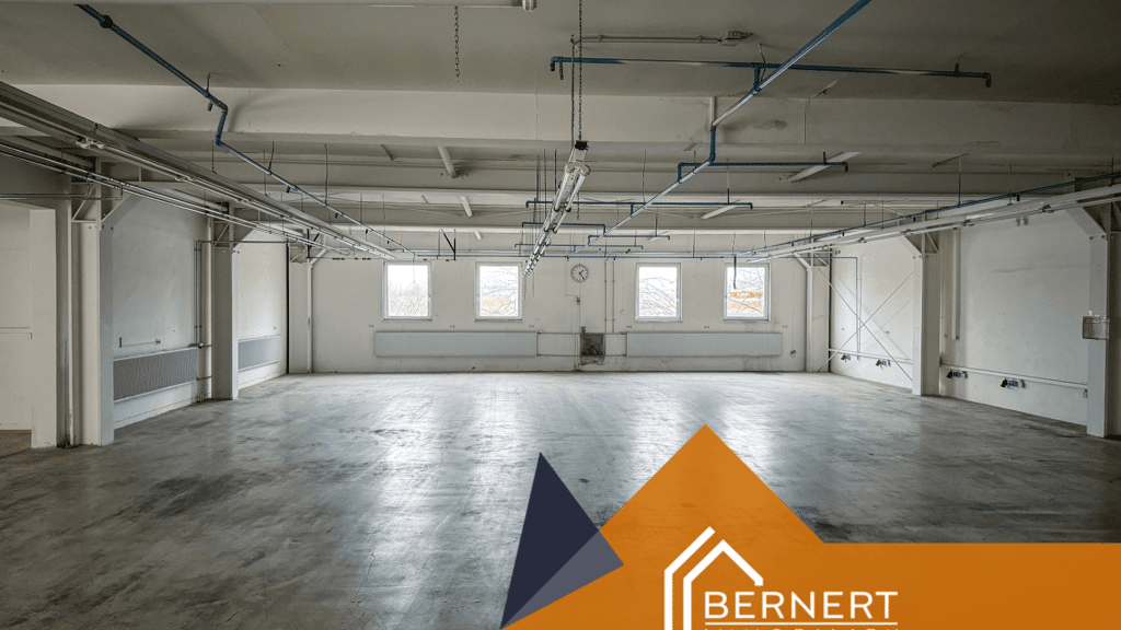 Produktionshalle zur Miete 9.900 € 3.000 m² Lagerfläche teilbar ab 1.000 m² Sonnefeld 96242