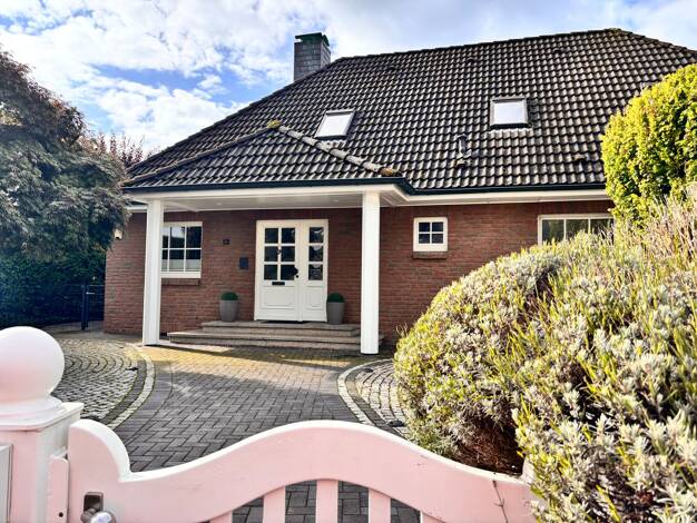 Einfamilienhaus zum Kauf provisionsfrei 1.190.000 € 6 Zimmer 145 m² 1.285 m² Grundstück Glashütte Norderstedt 22851