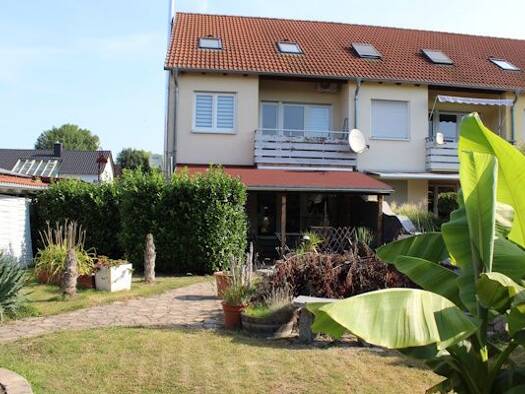 Haus zum Kauf 380.000 € 5 Zimmer 141,5 m² 350 m² Grundstück frei ab sofort Am Fasanenwinkel 19 Pegau 04523