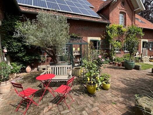 Haus zum Kauf 1.365.000 € 17 Zimmer 540 m² 13.404 m² Grundstück Groß Buchholz Region Hannover