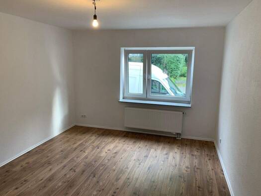 Wohnung zur Miete 570 € 3 Zimmer 58,9 m² 1. Geschoss frei ab sofort Waldstr. 4 1. OG rechts Innen Remscheid 42853