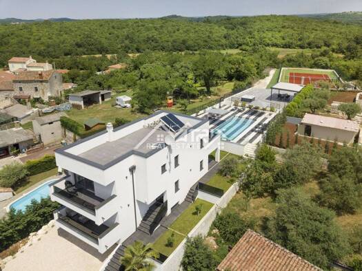 Einfamilienhaus zum Kauf 1.900.000 € 6 Zimmer 203 m² Vrsar Vrsar 52450