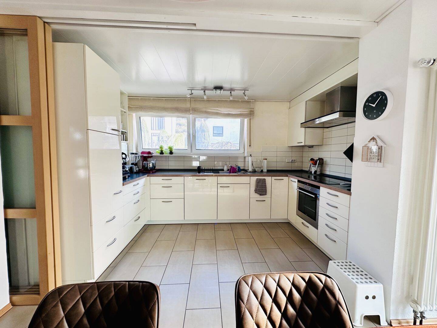 Immobilie in Erzenhausen - Erzenhausen - Lichtdurchflutetes, geräumiges Wohnhaus mit Einliegerwohnung in Top-Lage - Bild 2