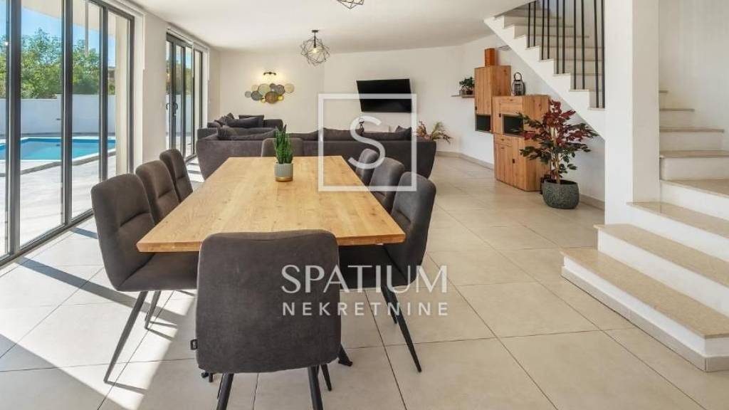Haus zum Kauf 560.000 € 5 Zimmer 170 m² Zgaljici, Krk Vrh i Zapad
