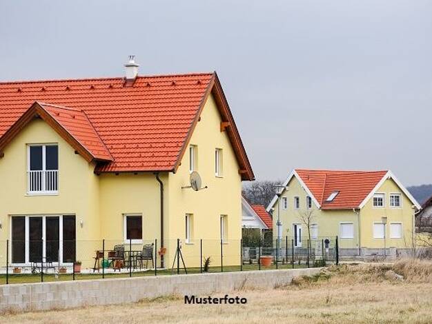 Mehrfamilienhaus zum Kauf 390.000 € 847 m² 1.398 m² Grundstück Schloßchemnitz Schloßchemnitz 09113