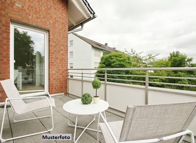 Wohnung zum Kauf 200.000 € 5 Zimmer 117 m²<br/>Wohnfläche Jenfeld Hamburg 22045