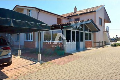 Haus zum Kauf 750.000 € 10 Zimmer 350 m² 2.896 m² Grundstück Porec center