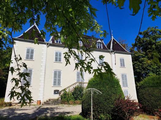 Schloss zum Kauf 1.050.000 € 25 Zimmer 520 m² 27.000 m² Grundstück Pont-d'Ain 01330