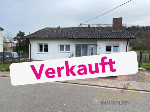 Bungalow zum Kauf 260.000 € 6 Zimmer 114,6 m² 921 m² Grundstück frei ab sofort Altforweiler Überherrn / Altforweiler 66802