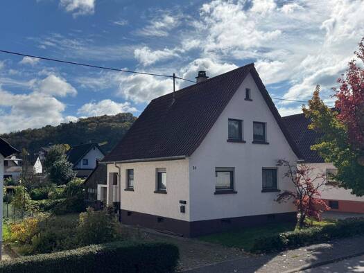 Einfamilienhaus zum Kauf 319.000 € 4 Zimmer 83 m² 692 m² Grundstück frei ab sofort Ebersteinstraße 31 Ottenau Gaggenau 76571