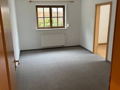 Wohnung zur Miete 399 € 1,5 Zimmer 30 m² Geschoss EG/2 frei ab sofort Schwanfeld 97523
