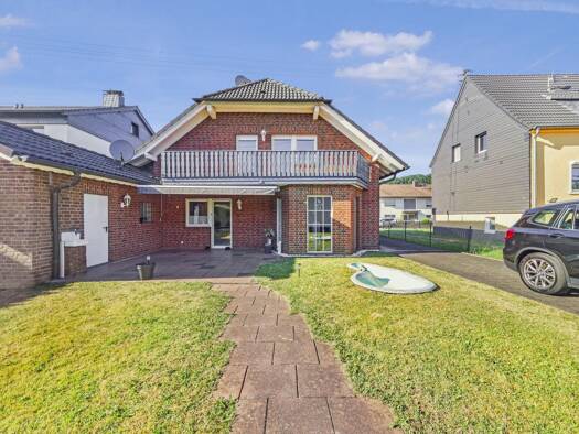 Mehrfamilienhaus zum Kauf 535.000 € 8 Zimmer 205 m² 972 m² Grundstück Alzenbach Eitorf 53783