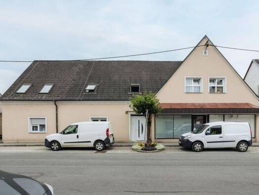 Sonstiges zum Kauf als Kapitalanlage geeignet 399.000 € 12 Zimmer 300 m² 800 m² Grundstück Straß in der Steiermark 8472