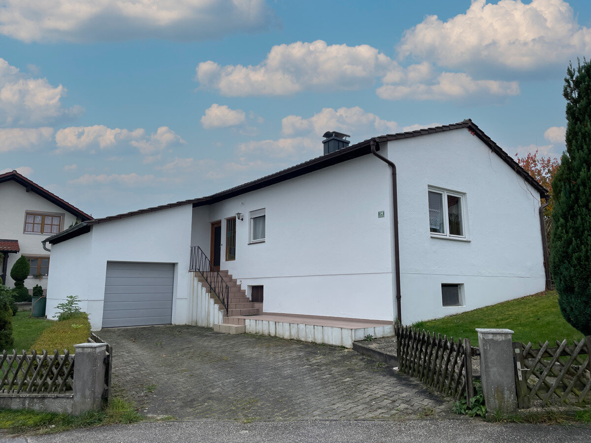 Einfamilienhaus zum Kauf 299.000 € 4 Zimmer 140 m²<br/>Wohnfläche 1.030 m²<br/>Grundstück Reisbach Reisbach 94419