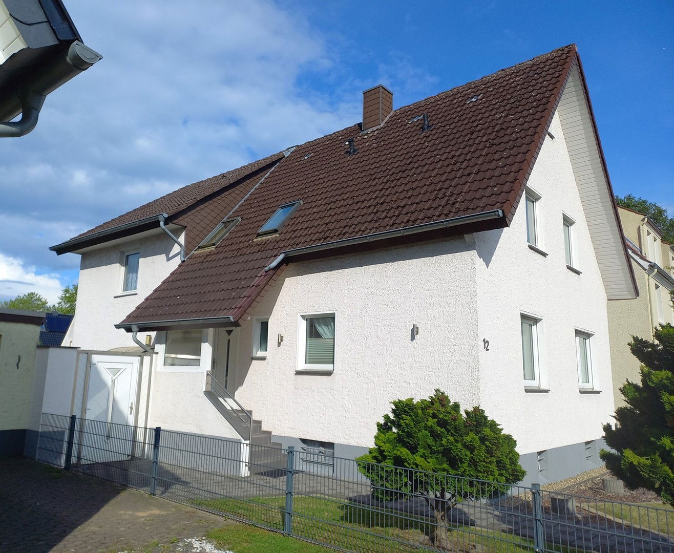 Mehrfamilienhaus zum Kauf provisionsfrei 332.000 € 6 Zimmer 154 m²<br/>Wohnfläche 568 m²<br/>Grundstück Lage Lage 32791