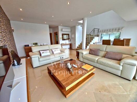 Haus zum Kauf 1.330.000 € 147 m² 147 m² Grundstück Quarteira 8125-507