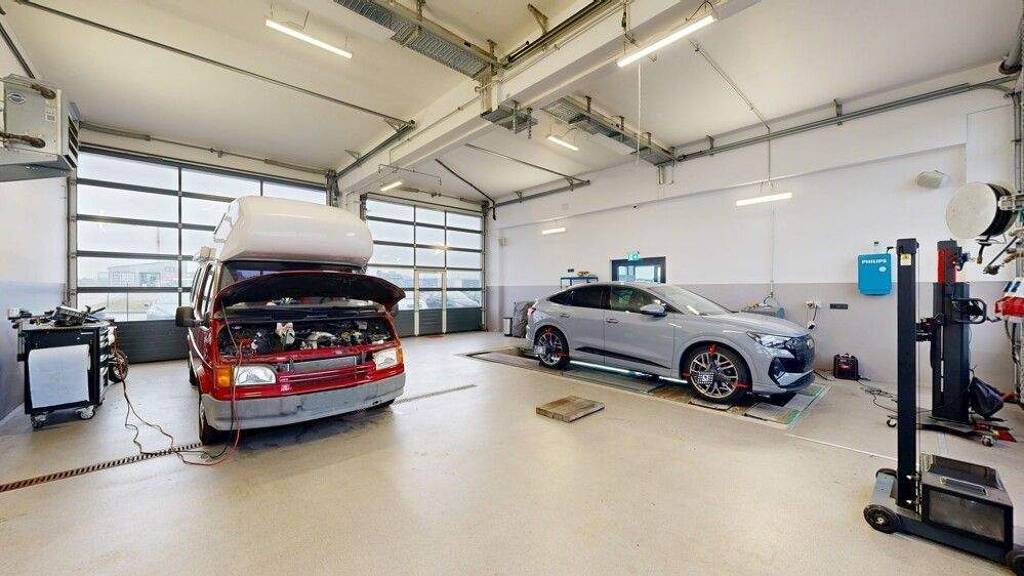 Haus zum Kauf 990.000 € 4,5 Zimmer 250 m² 1.000 m² Grundstück Offenbach an der Queich 76877