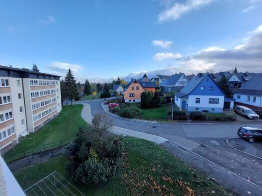 Wohnung zur Miete 360 € 3 Zimmer 57,3 m² 4. Geschoss frei ab 01.01.2026 Gräfenrodaer Straße 26 Oberhof 98559
