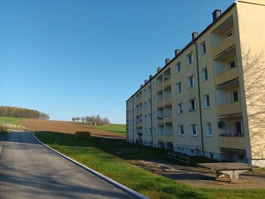 Wohnung zur Miete 380 € 3 Zimmer 63,3 m² frei ab sofort Drebach 09430