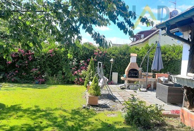 Mehrfamilienhaus zum Kauf 369.000 € 8 Zimmer 248 m²<br/>Wohnfläche 688 m²<br/>Grundstück 01.12.2024<br/>Verfügbarkeit Renholding Windorf / Renholding 94575