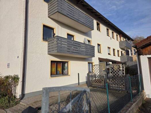 Wohnung zum Kauf 325.000 € 2,5 Zimmer 68 m² Geschoss 1/2 frei ab 28.02.2026 Dorfen 84405