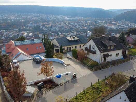 Wohnung zur Miete 1.650 € 4 Zimmer 188 m² 2 Geschosse frei ab sofort Nelkenstraße 13 Ihrlerstein 93346