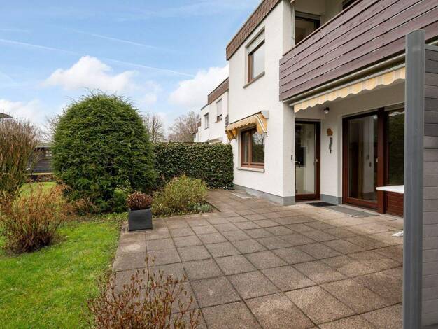 Reihenendhaus zum Kauf 576.000 € 4 Zimmer 125,5 m² 302 m² Grundstück Schwalbach am Taunus 65824