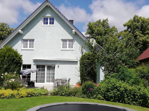 Einfamilienhaus zum Kauf provisionsfrei 590.000 € 9 Zimmer 235 m² 1.977 m² Grundstück Dorfstraße 35 Kienberg Nauen 14641