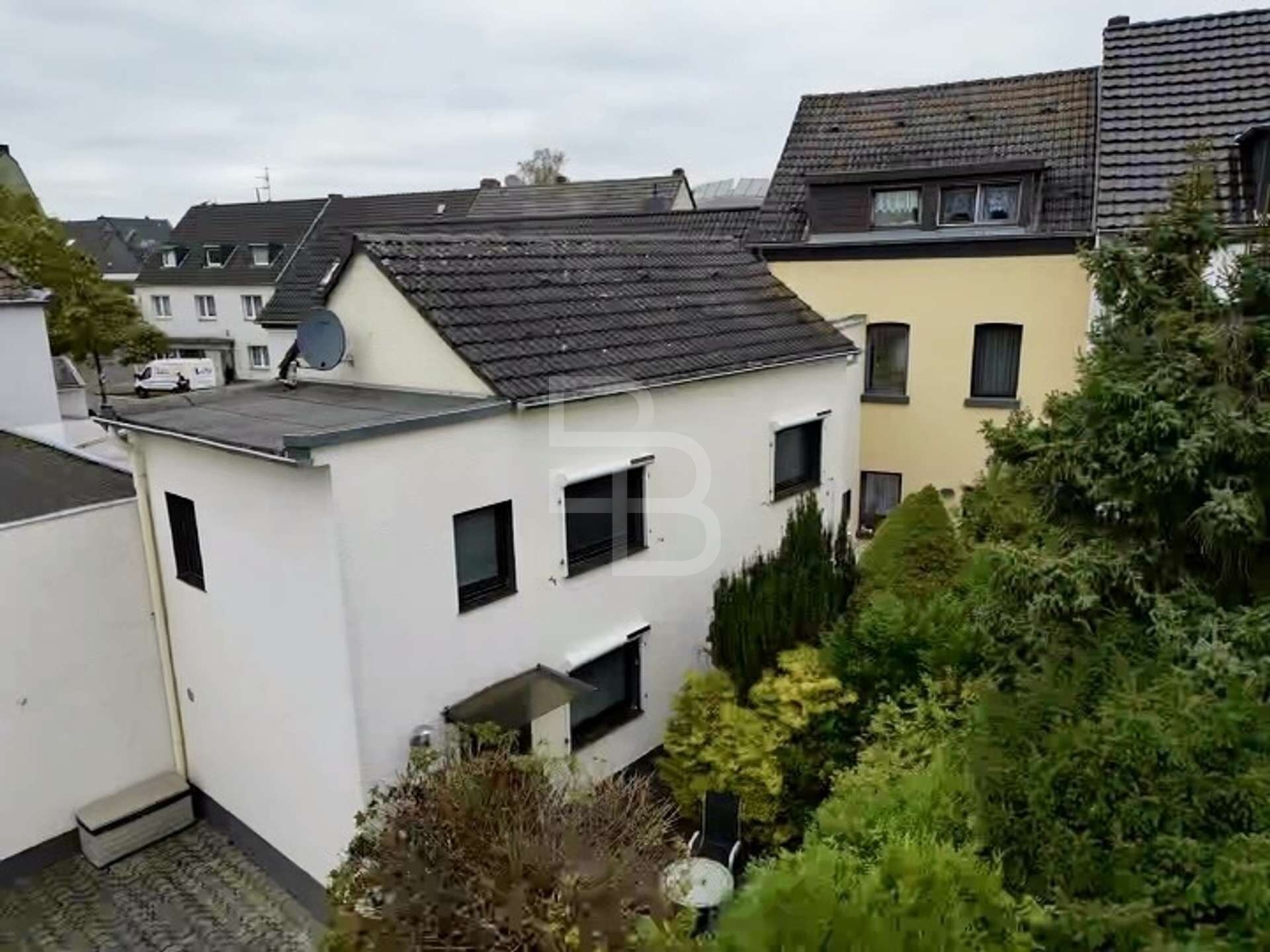 Immobilie zum Kauf als Kapitalanlage geeignet 429.000 € 10 Zimmer 202 m²<br/>Fläche 1.119 m²<br/>Grundstück Holweide Köln 51067