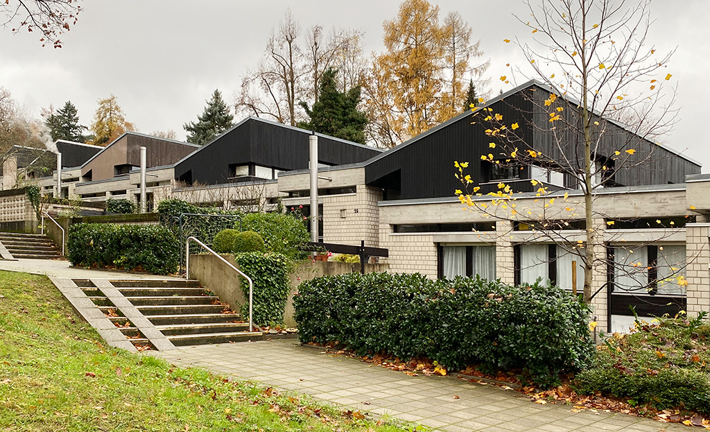 Reihenmittelhaus zum Kauf 920.000 € 6,5 Zimmer 209,7 m²<br/>Wohnfläche 580 m²<br/>Grundstück Durlach - Bergwald Karlsruhe 76228