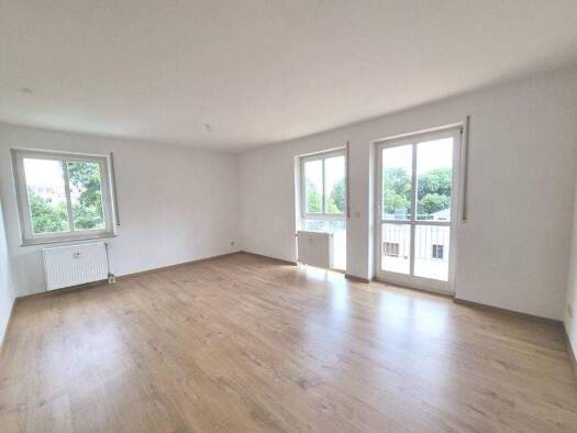 Wohnung zur Miete 337 € 2 Zimmer 48,2 m² Meerane 08393
