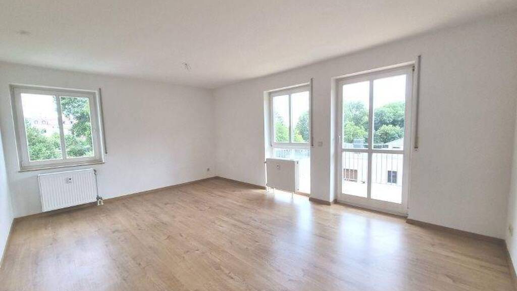 Wohnung zur Miete 337 € 2 Zimmer 48,2 m² Meerane 08393
