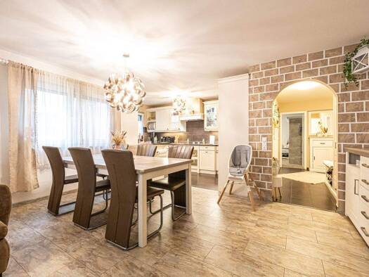 Wohnung zum Kauf 289.000 € 4 Zimmer 95,2 m² Ersingen Kämpfelbach 75236