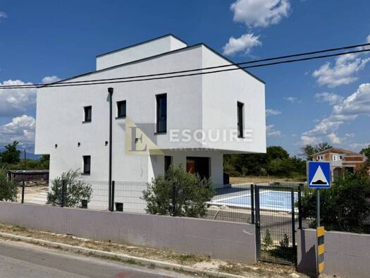 Haus zum Kauf 730.000 € 5 Zimmer 258 m² Grbe, Nin Nin