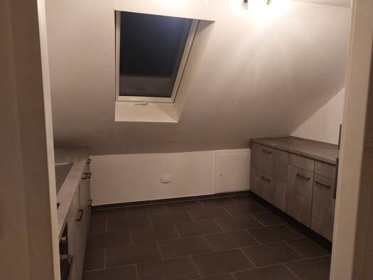 Wohnung zur Miete 680 € 4 Zimmer 76 m² Geschoss 2/3 frei ab sofort Bräuningshof Langensendelbach 91094
