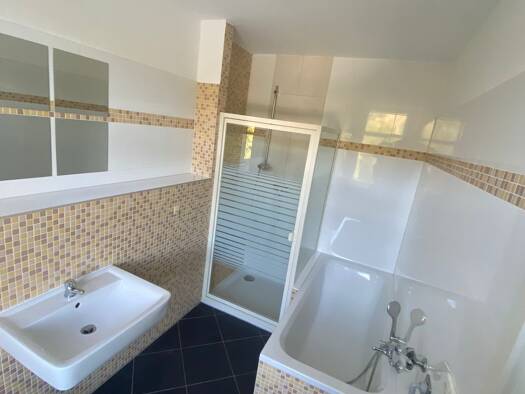 Wohnung zur Miete 698 € 4 Zimmer 82,2 m² 3. Geschoss frei ab sofort An der Himmelsleiter 9 Innenstadt Gera 07545