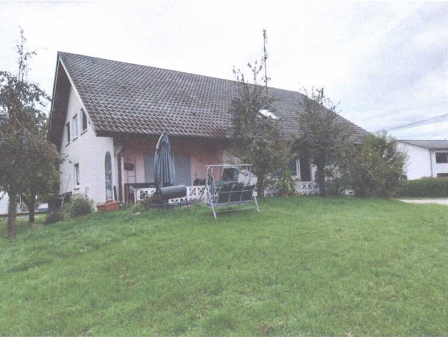 Mehrfamilienhaus zum Kauf provisionsfrei 550.000 € 10 Zimmer 221,6 m²<br/>Wohnfläche 1.287 m²<br/>Grundstück Unterdorfstraße 16 Ehingen Mühlhausen-Ehingen 78259