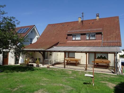 Einfamilienhaus zum Kauf 375.000 € 8,5 Zimmer 192 m² 800 m² Grundstück frei ab sofort Lerchenstraße 8 Schwann Straubenhardt 75334