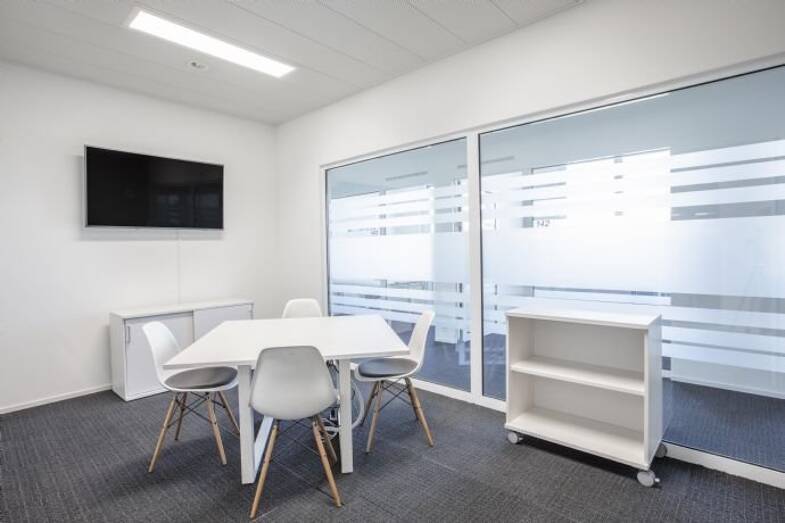 Büro-/Praxisfläche zur Miete 1.439 € 110 m² Bürofläche teilbar von 45 m² bis 110 m² Carl Zeiss Ring 15a Ismaning Ismaning 85737
