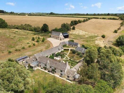 Haus zum Kauf 25.858.350 € 1.362 m² Asthall