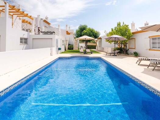 Haus zum Kauf 650.000 € 232 m² 180 m² Grundstück Albufeira e Olhos de Água 8200