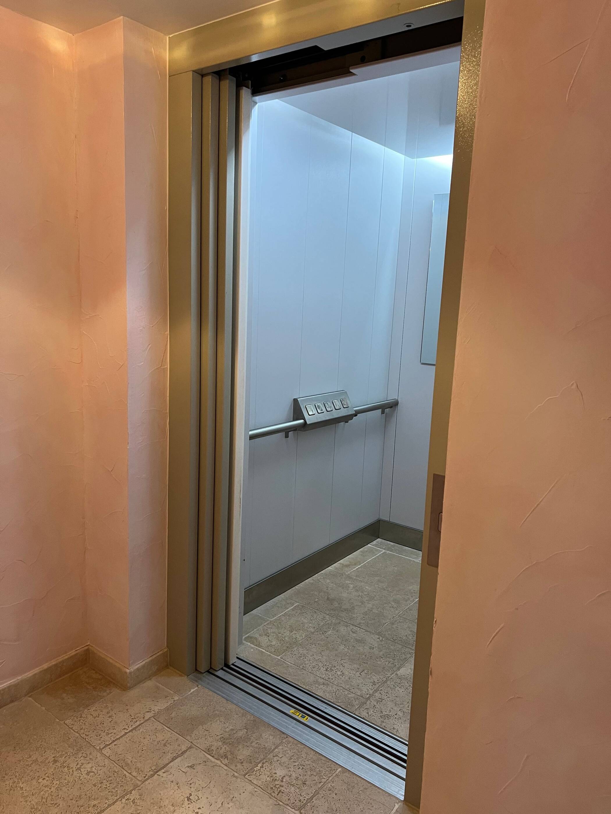 luxuriöses Einfamilienhaus mit 400 qm Wohn- und Nutzfläche - komplett barrierefrei / neuwertig - Fahrstuhl über alle Etagen – Ruhla – Vorschaubild 6