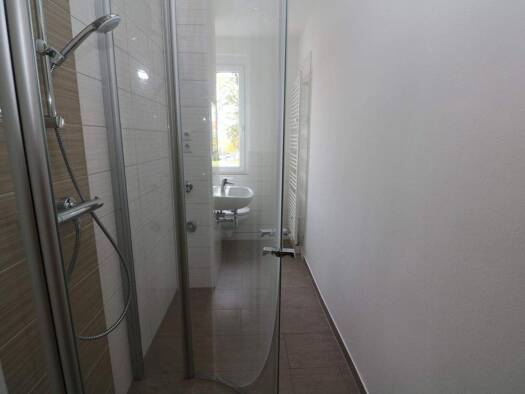 Wohnung zur Miete 389 € 2 Zimmer 48,1 m² EG Max-Roscher-Straße 4 Freiberg 09599