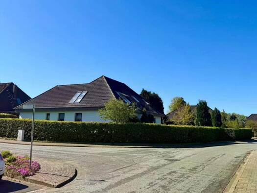 Einfamilienhaus zum Kauf 329.000 € 8,5 Zimmer 233 m² 1.072 m² Grundstück Buchholz 25712